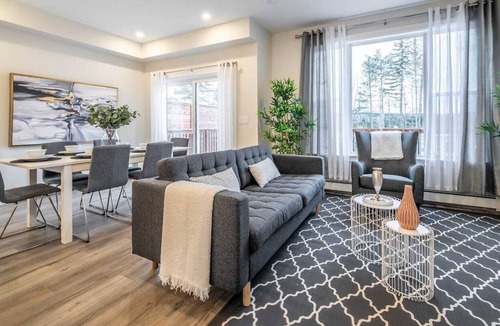 Bedford House | The Doane - Modern 4br located in West Bedford.