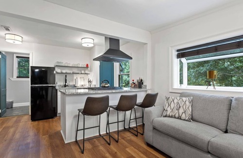 Old Fourth Ward House | The Dobbs Beltline - 6 BD/4 BA, Downtown Steps Away