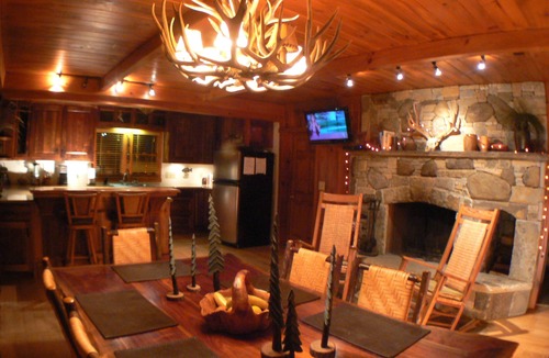 Topton House | 'The Dock House' a Nantahala Lake Front Home nSummer 2026 dates still available!