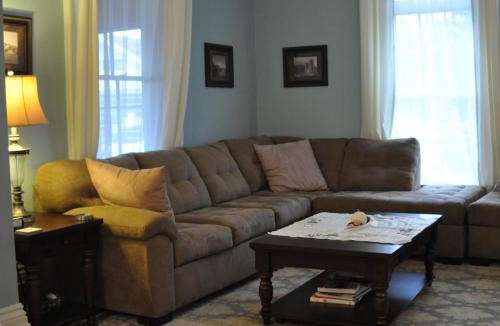 West College Corner Bed & Breakfast | The Doctors Inn
