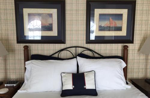West College Corner Bed & Breakfast | The Doctors Inn