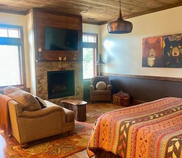 Blue Ridge Bed & Breakfast | The Dogwood Inn