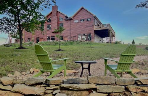 Blue Ridge Bed & Breakfast | The Dogwood Inn