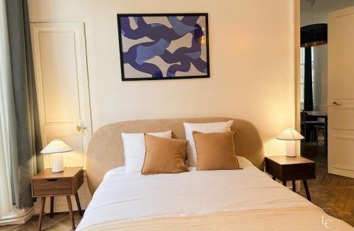 Bourgogne Apartment | The Dolet - 6-guest apartment Listed building Cathedrale