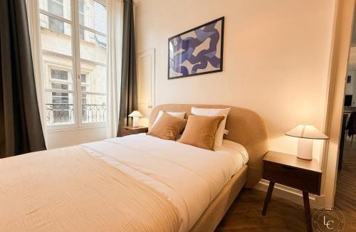 Bourgogne Apartment | The Dolet - 6-guest apartment Listed building Cathedrale
