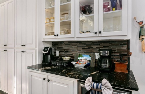 Natchez House | The Dollhouse | 3/2 | Walk to Downtown