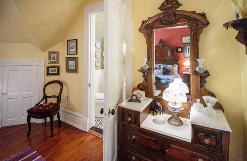 Ashfield Bed & Breakfast | The Dolon House Bed and Breakfast