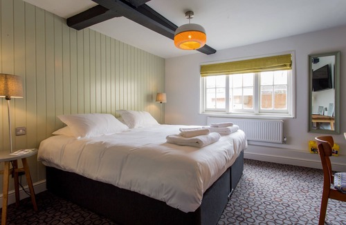 Newbury Hotel | The Dolphin