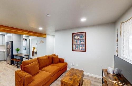 Florence Apartment | The Dolphin Suite