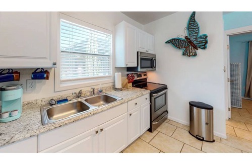 Laurel House | The Dolphin