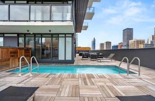 Connaught Apartment | The Domain Skyline View King Beds Pool Gym