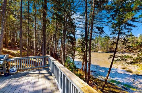 Boothbay House | The Dome House