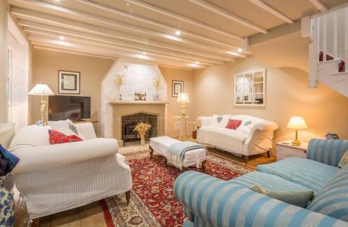 Baldock House | The Domek