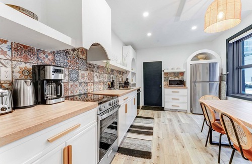 Centretown Bed & Breakfast | The Don Club