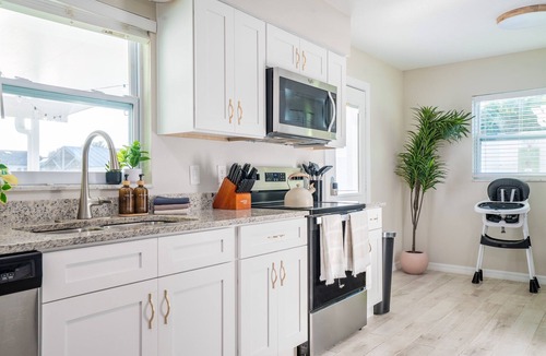 Tampa Shores House | The Don | Fully Loaded Waterfront Wellness