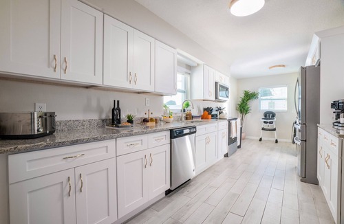 Tampa Shores House | The Don | Fully Loaded Waterfront Wellness