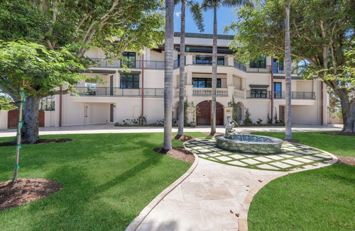 Boca Grande House | The Dorchester - Premium Luxury - 7 Bedroom 9,5 Bath - Pool-Elevator Sleeps 14