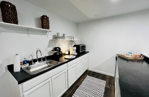 Stallings Apartment | The Double Door Inn - Tiny Home Duplex