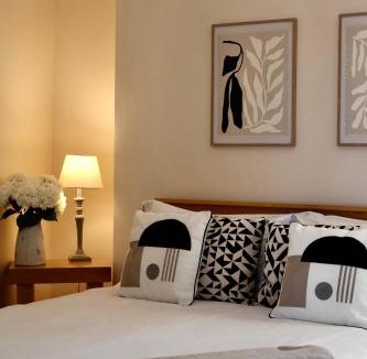 Warminster Apartment | The Dove