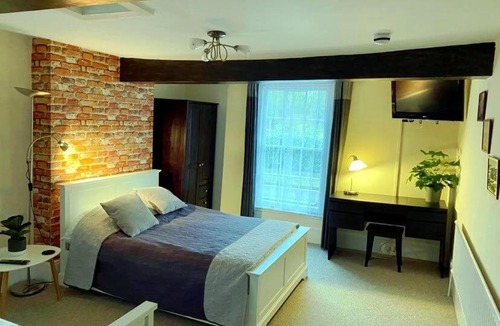 Freefolk House | The Dove Inn