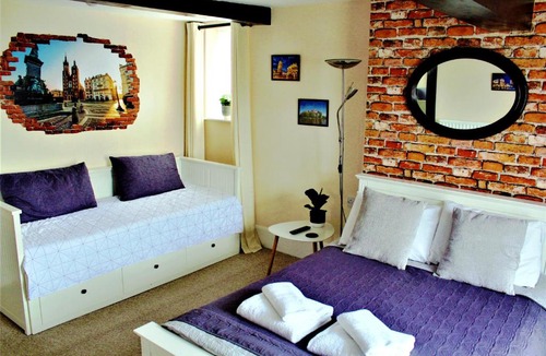 Freefolk House | The Dove Inn