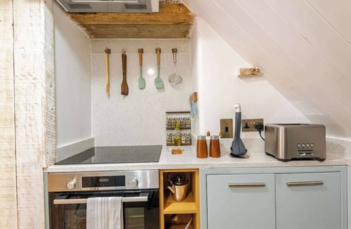 Brimpsfield House | The Dovetail - Cotswold Living