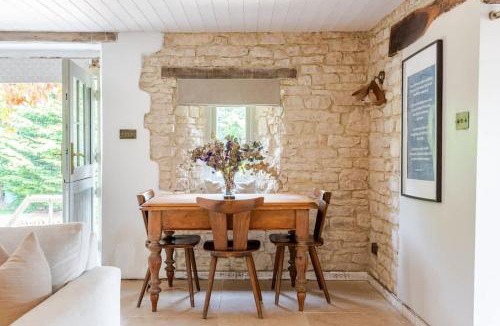 Brimpsfield House | The Dovetail - Cotswolds Living