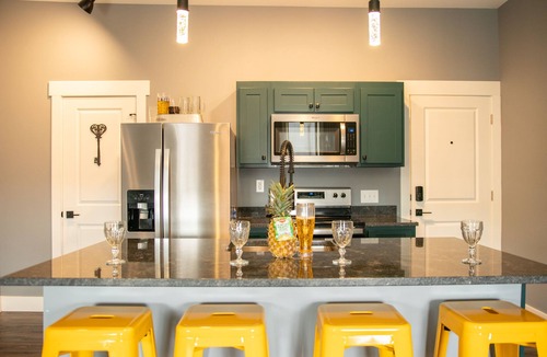 Bellefontaine Apartment | The Down Under Flat @ RainbowRow