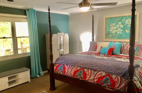 Bella Vista House | The Downstairs