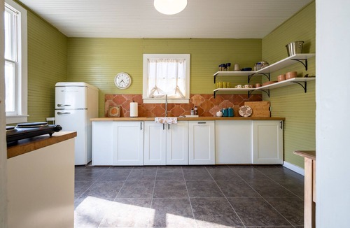 Heritage Apartment | The Downtown Abbey - Whole Home