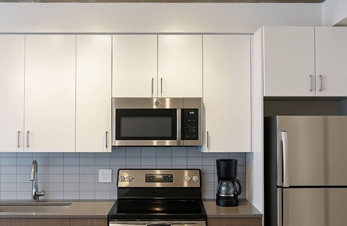 Five Points South Apartment | The Downtown Gem | Modern Luxe Escape 4