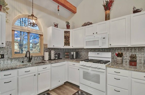 Woodland Park House | The Downtown Nugget | Modern Pikes Peak Base | BL 330900