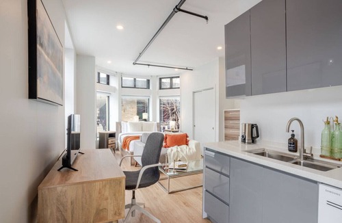 Downtown Montreal Apartment | The Downtown Prestige Suite