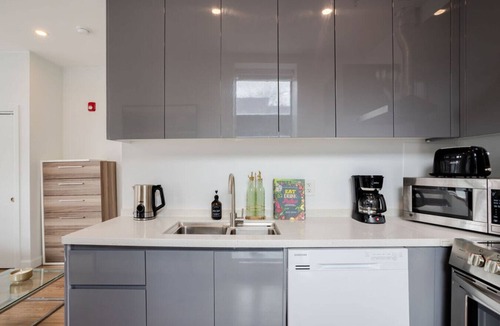 Downtown Montreal Apartment | The Downtown Prestige Suite