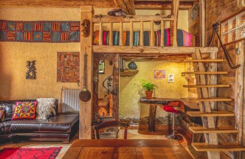 Ascou House | The Dragon Barn - Studio