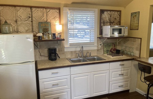 Medicine Park Cottage | The Dragonfly