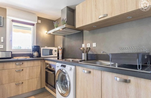 Viviers-du-Lac House | THE DREAM, BETWEEN LAKE AND MOUNTAIN