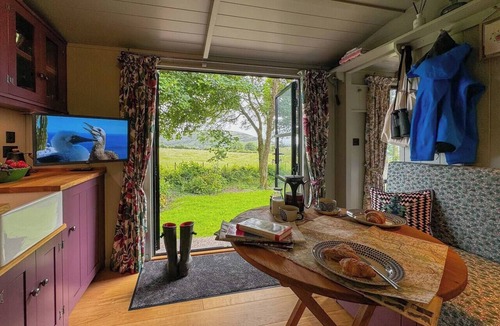 Lupton House | The Drey, a Stunning Cumbrian Shepherd’s Hut