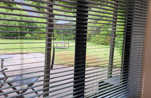 Arkles Bay Bed & Breakfast | The Drift - Arkles Bay.nStudio. 200m from the beach.