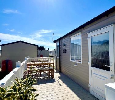 Par House | The Driftwood Den