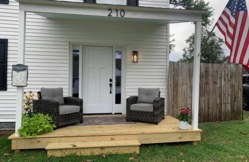 Snow Hill House | The Driftwood Den