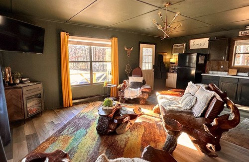 Imboden Cabin | The Driftwood - Hot-Tub + Secluded + Riverfront