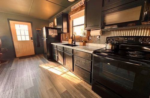 Imboden Cabin | The Driftwood - Hot-Tub + Secluded + Riverfront