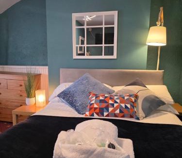 Starcross Hotel | The Driftwood Inn