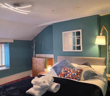 Starcross Hotel | The Driftwood Inn