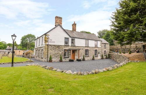Corwen House | The Druids