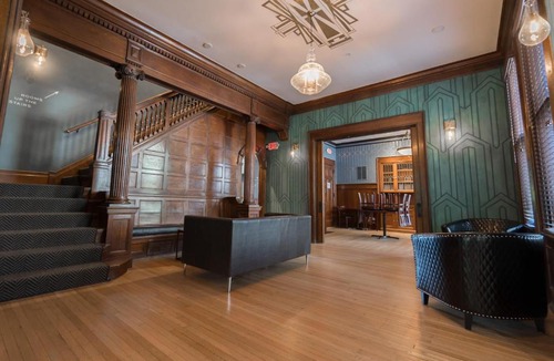 East Town Hotel | The Dubbel Dutch