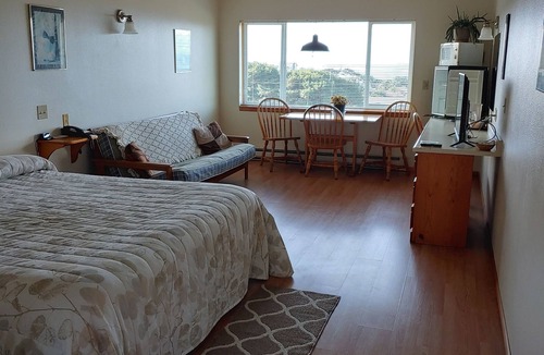 Yachats Hotel | The Dublin House Motel