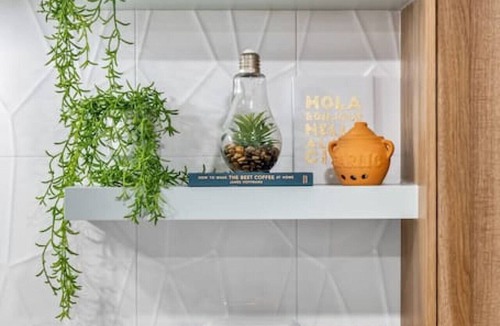 Southeast Calgary House | The Duchess | 5 Min from Chinook | Upscale | Pets