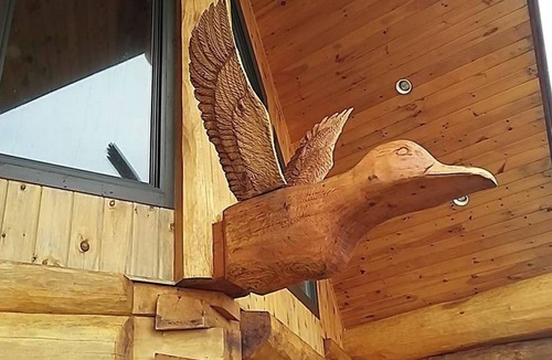 Renews House | "The Duck" Cedar Log Home Rental - Sleeps 12!